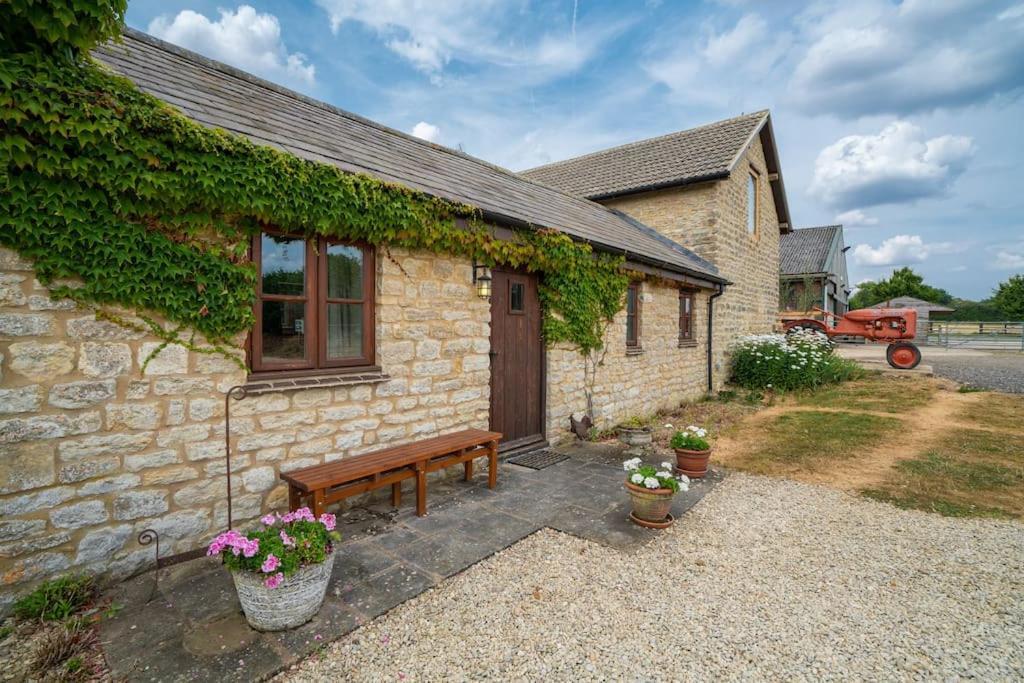 Carters Cottage แบร็คลีย์ ภายนอก รูปภาพ